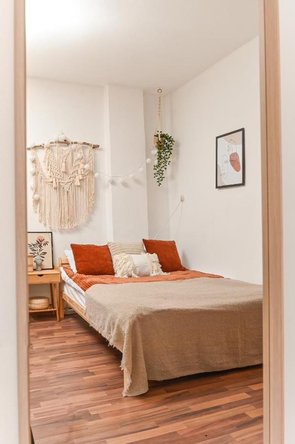 סופיה Cosy&Art 1Bd Apartment Next To Slaveykov Square מראה חיצוני תמונה